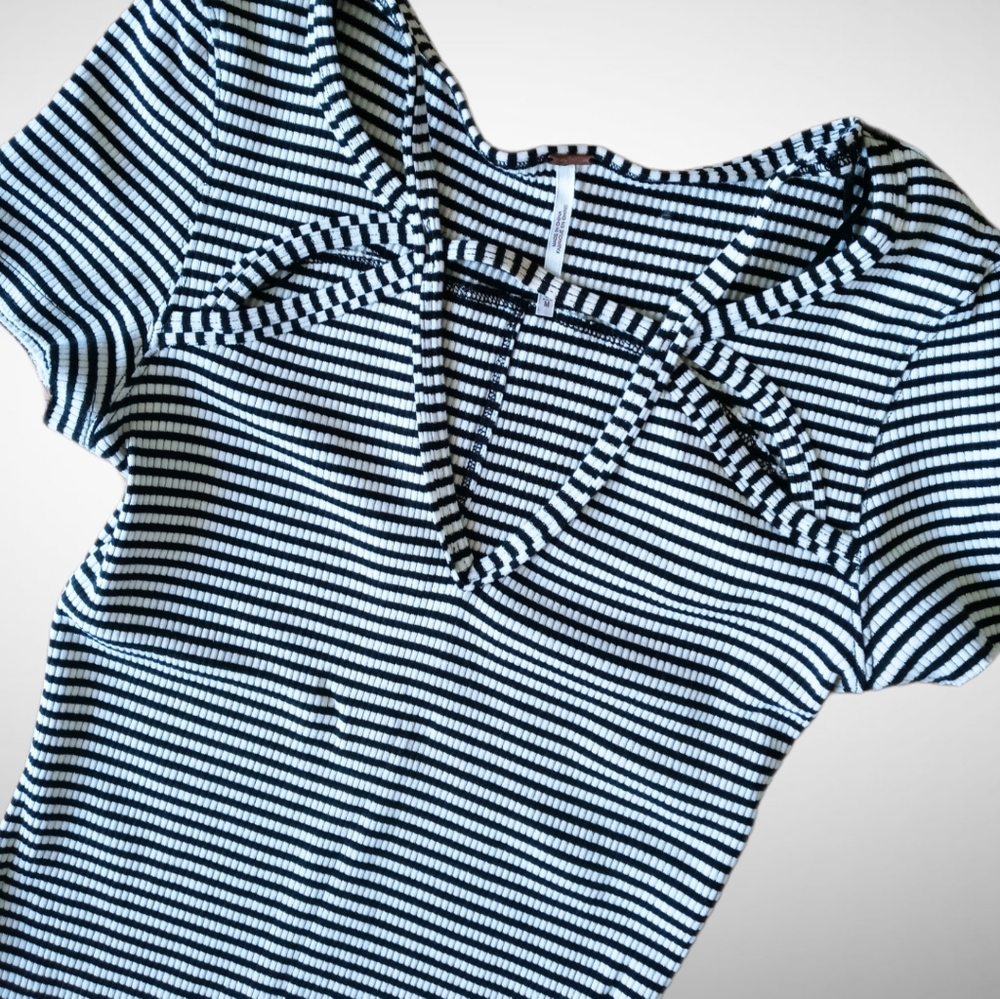 New Free People stretch peekaboo top